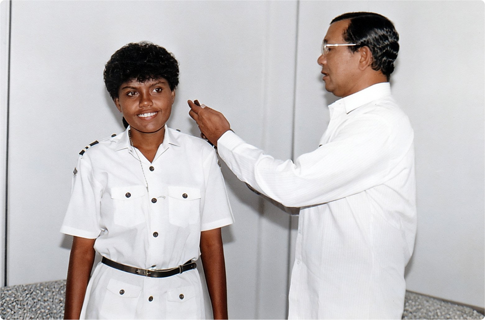 Fathimath Rasheeda receiving a rank, 1988